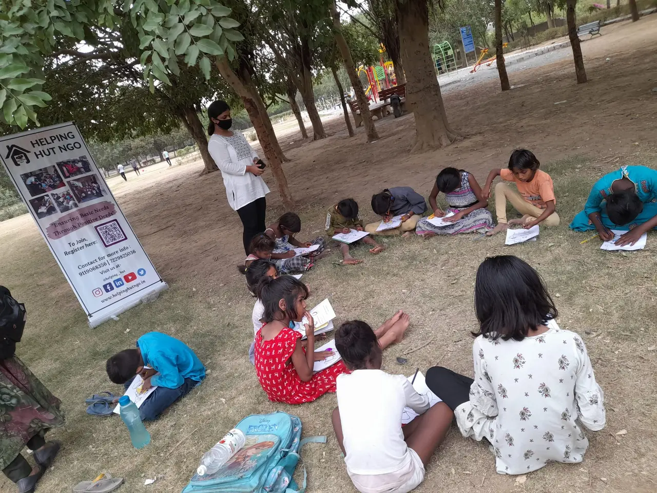 An open-air Udaan Street School class, 2022.